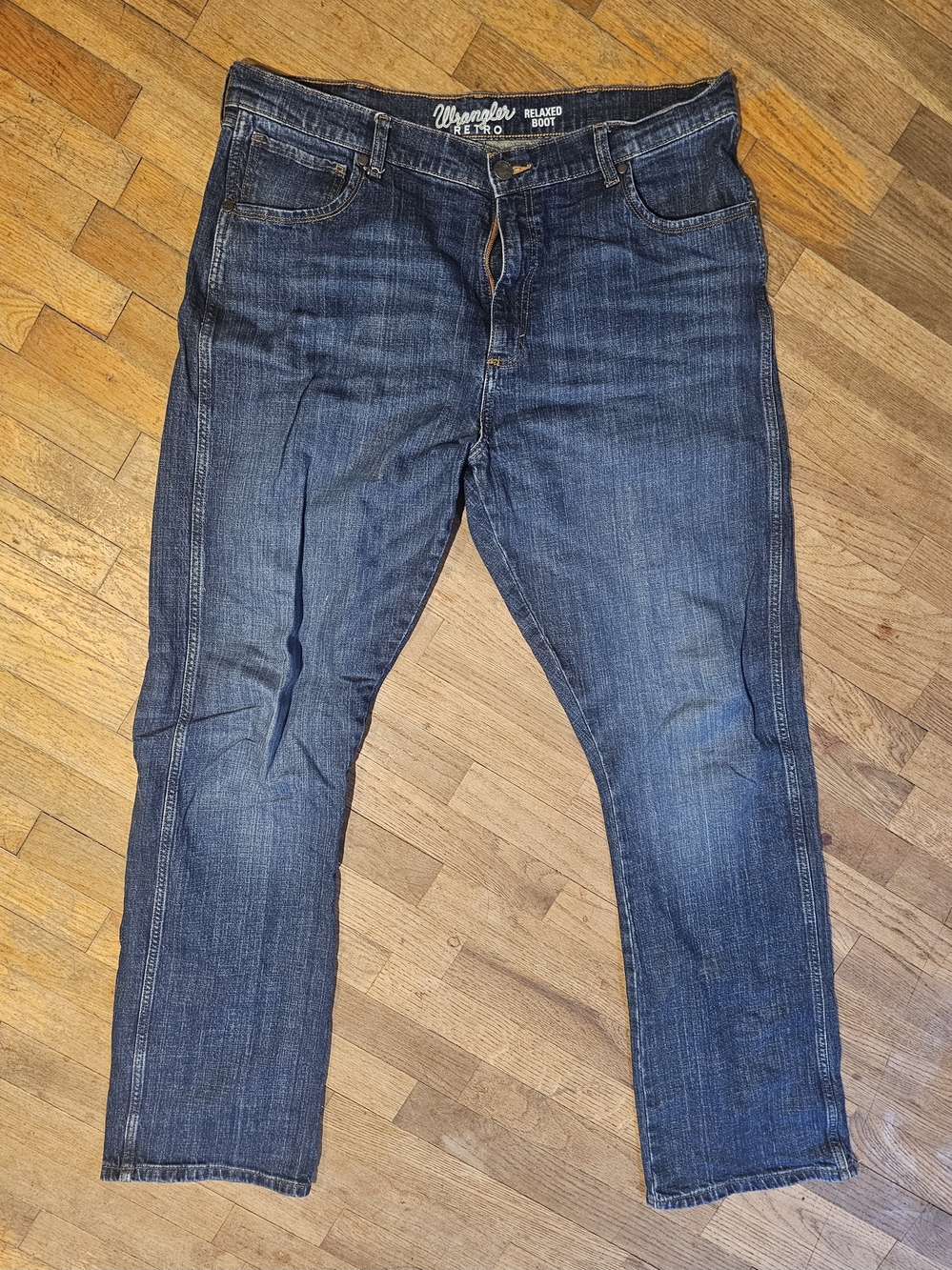 Wrangler Men’s Relaxed Fit Dark Blue Jeans